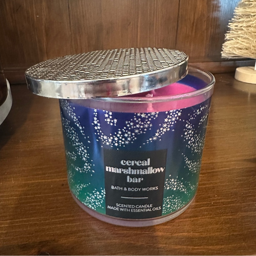 Bath and Body Works Cereal Marshmallow Bar 3-Wick Candle
